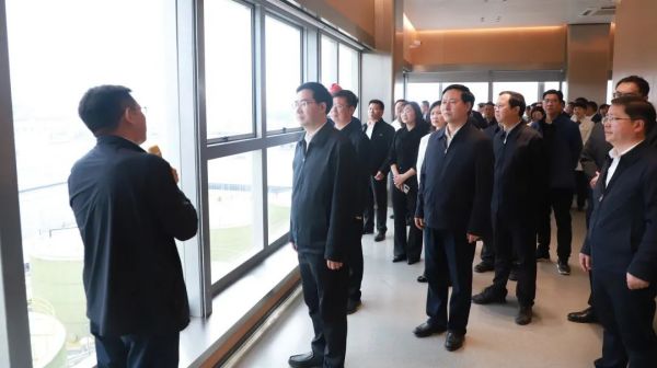 铜仁市委书记李作勋率“四新四化”项目观摩团赴BJL平台集团调研