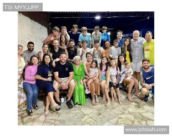 足球明星与家人温馨互动瞬间展现亲情与团结的美好时光